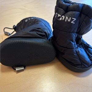 Stonz Black Puffy Booties